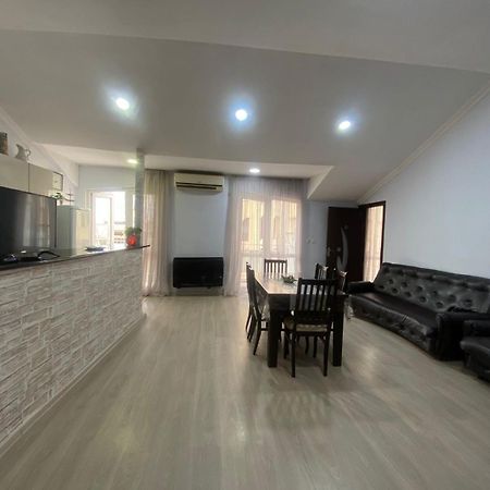 באטומי Apartment On Luka Asatiani 2 מראה חיצוני תמונה
